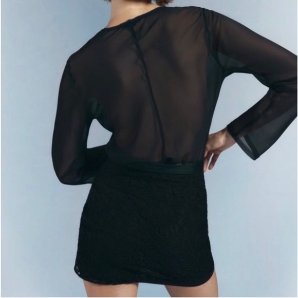 ZARA Lace Mini Skirt Side Ruching Asymmetric Hem Bloggers Favorite - Picture 2 of 6